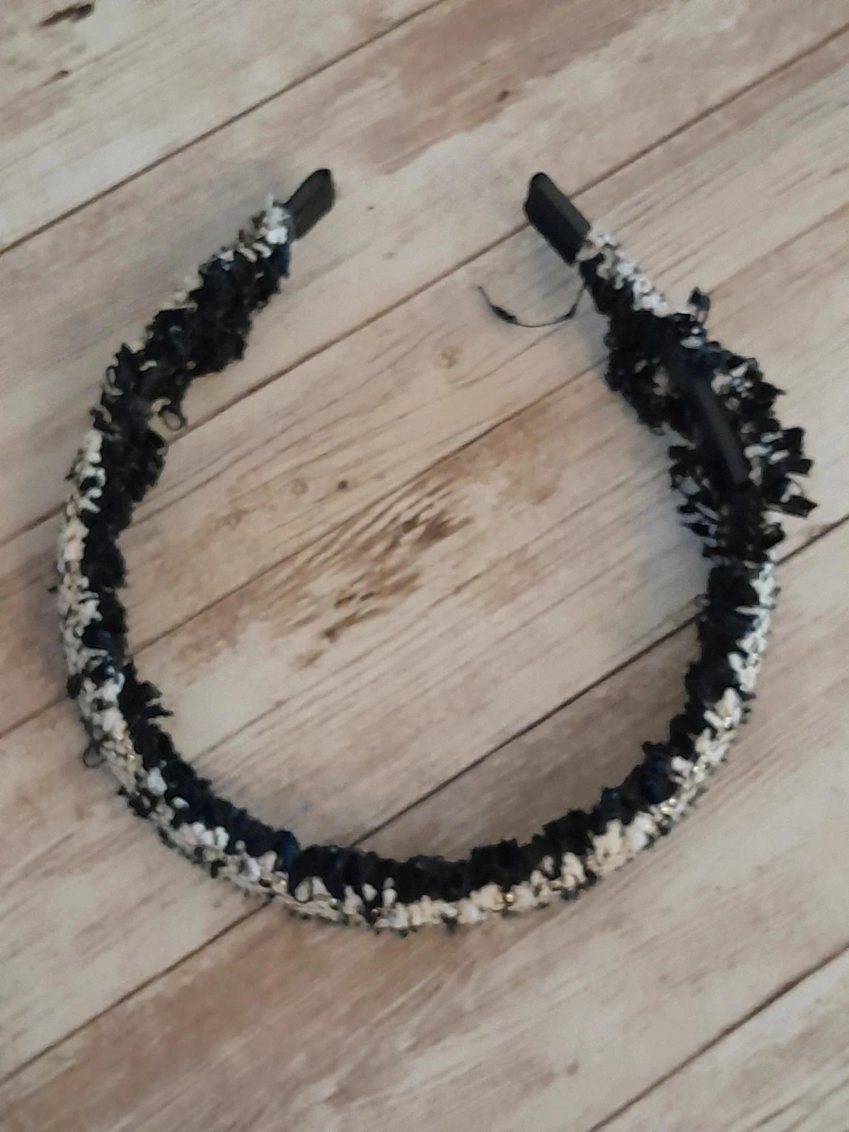 Cabeça de serra, salpicado, cor preto e branco – photo 2